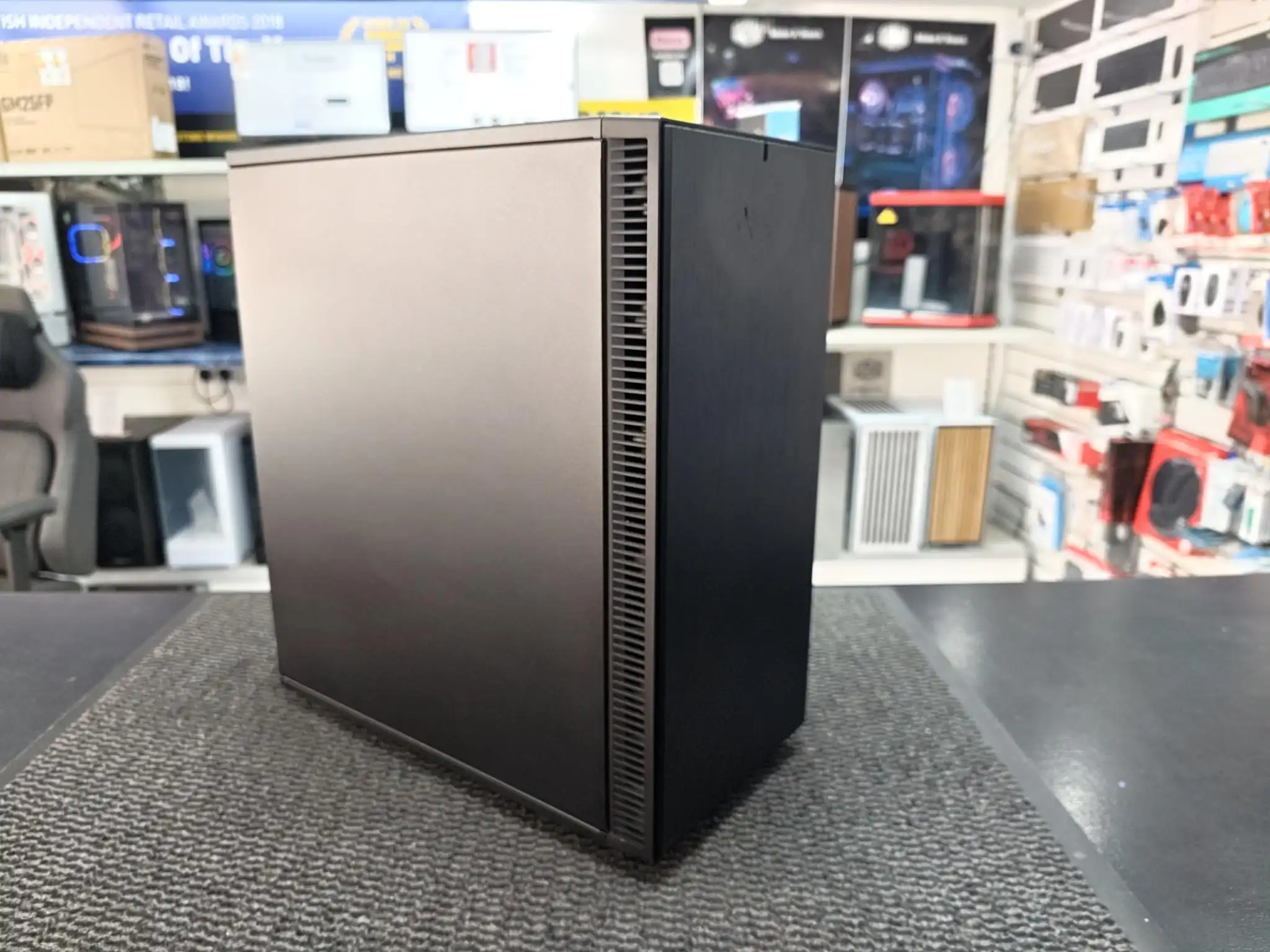 Refurbished Studio PC - Fractal